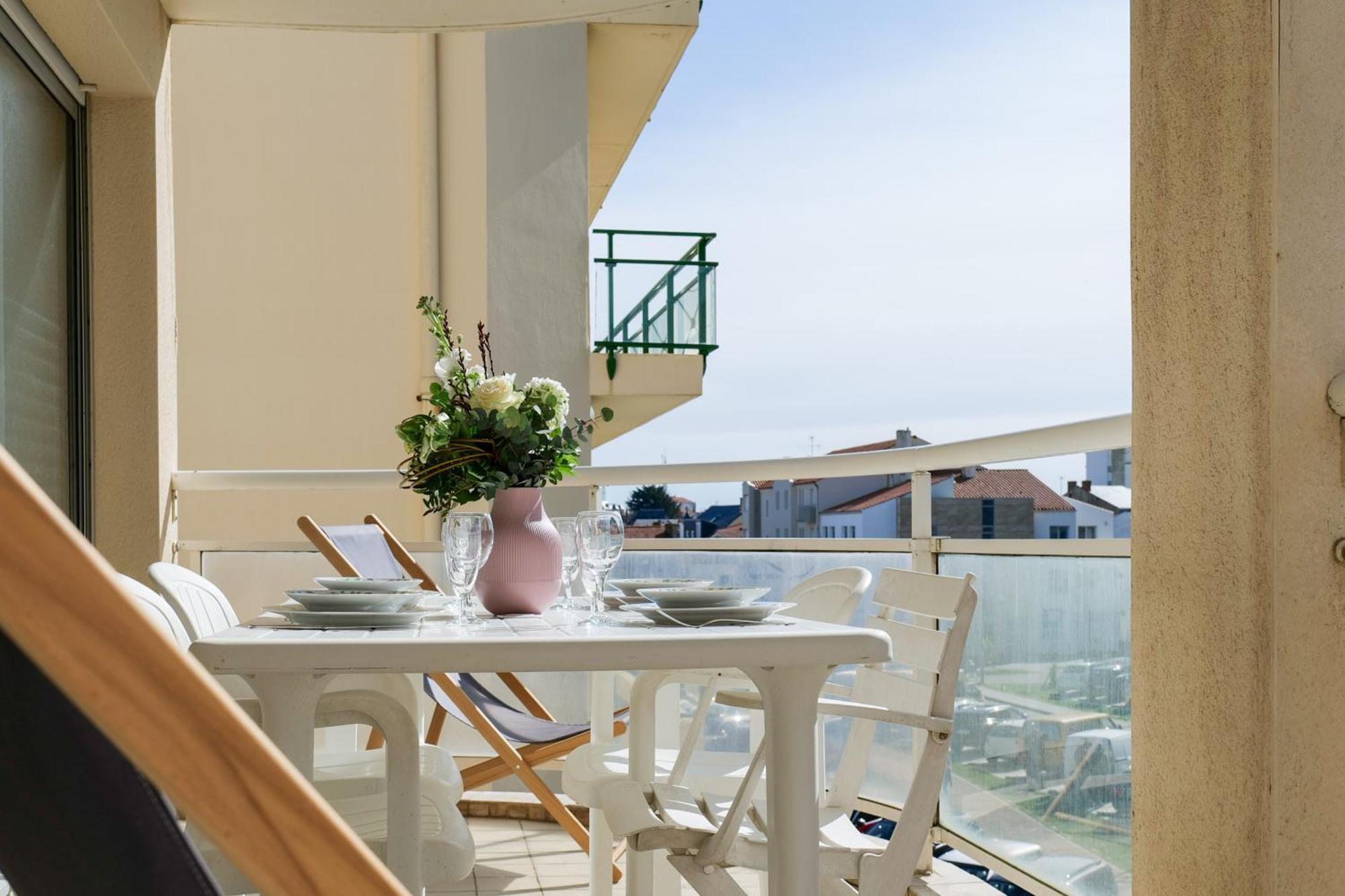 Joli Appartement Idealement Situe A Deux Pas De La Grande Plage - 4 Pers Les Sables-d'Olonne Exterior photo